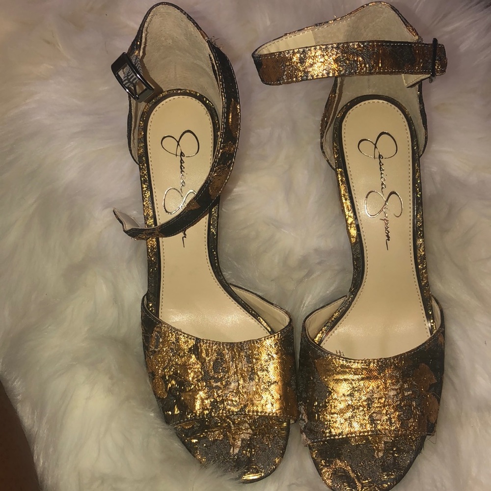 Jessica Simpson open toe sandal with heel